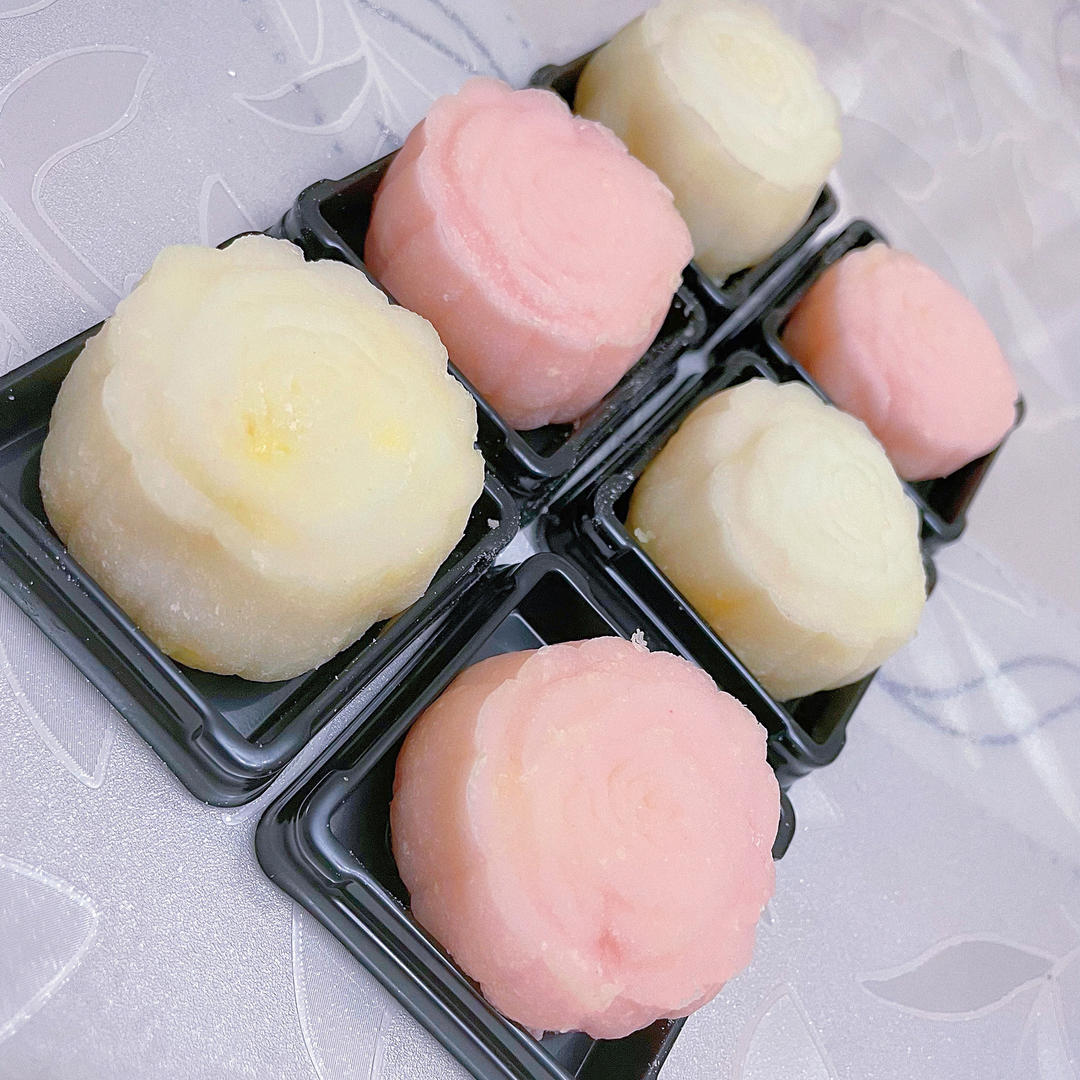 榴莲芝士冰皮月饼
