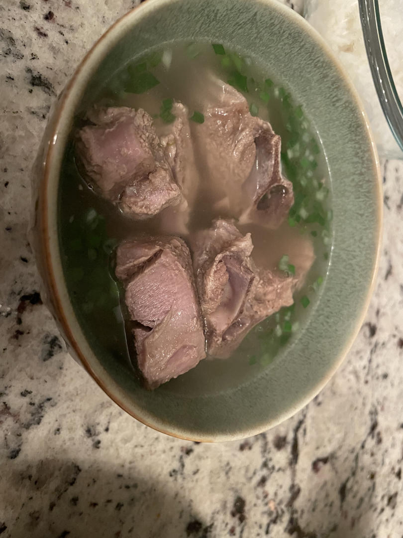 厨师长教你：“羊肉汤”的家常做法，天气冷了喝一口全身都暖暖的