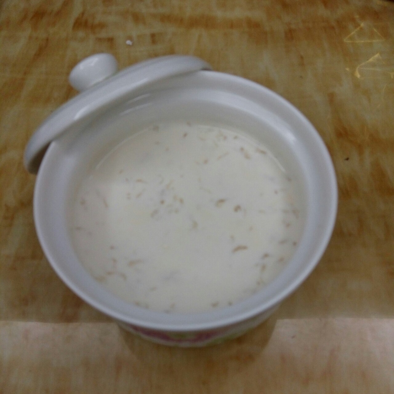 鲜奶炖燕窝