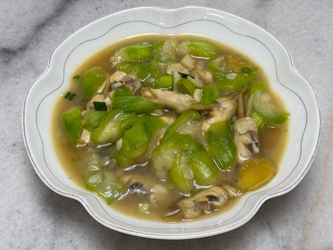 丝瓜烧蛏子(鲜掉眉毛)