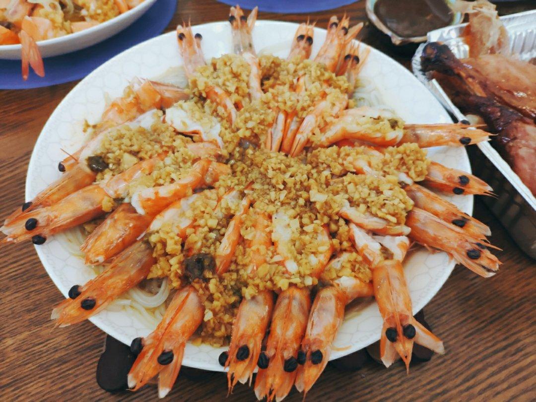【蒜蓉粉丝蒸虾】