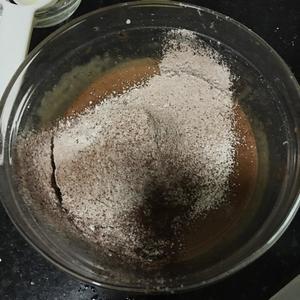 巧克力岩浆蛋糕的做法 步骤5