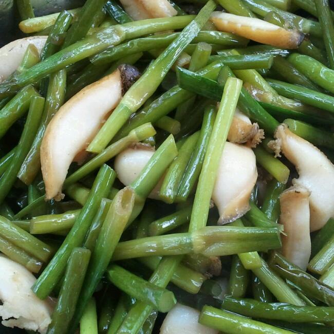 蒜苔炒小鲍鱼