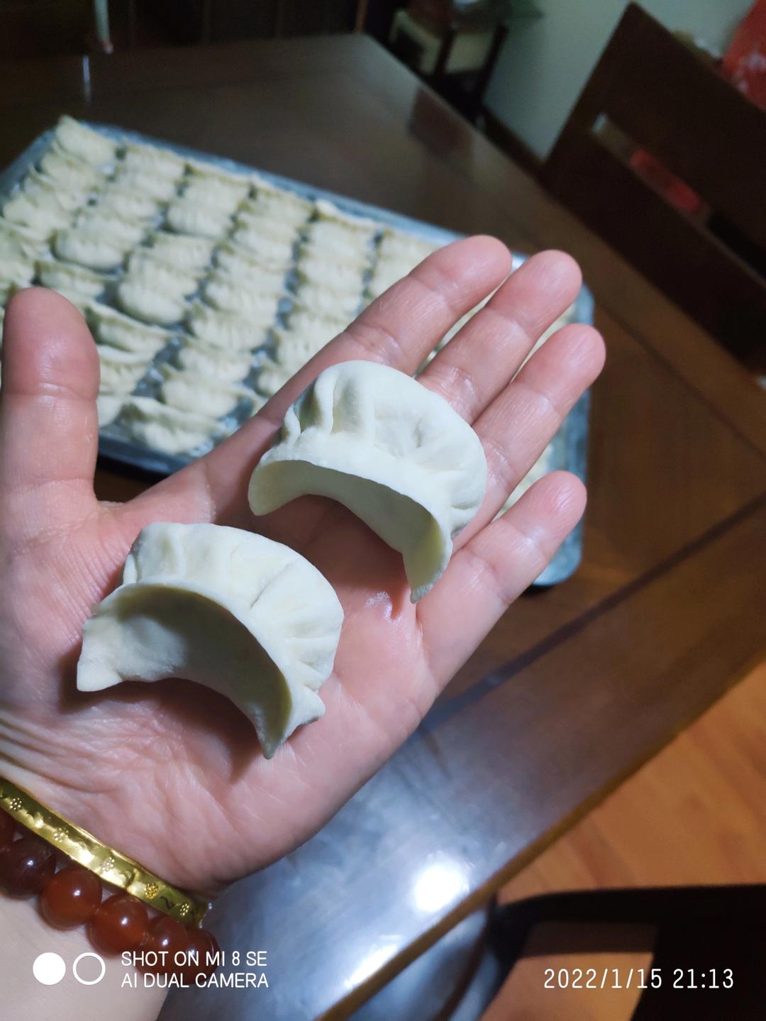 吃不够的酸菜肉馅饺子