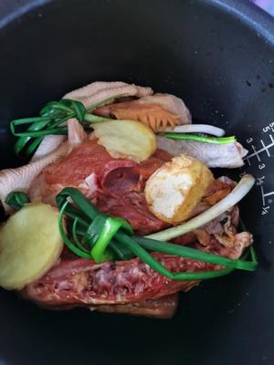 电饭锅鼔油鸡的做法 步骤2