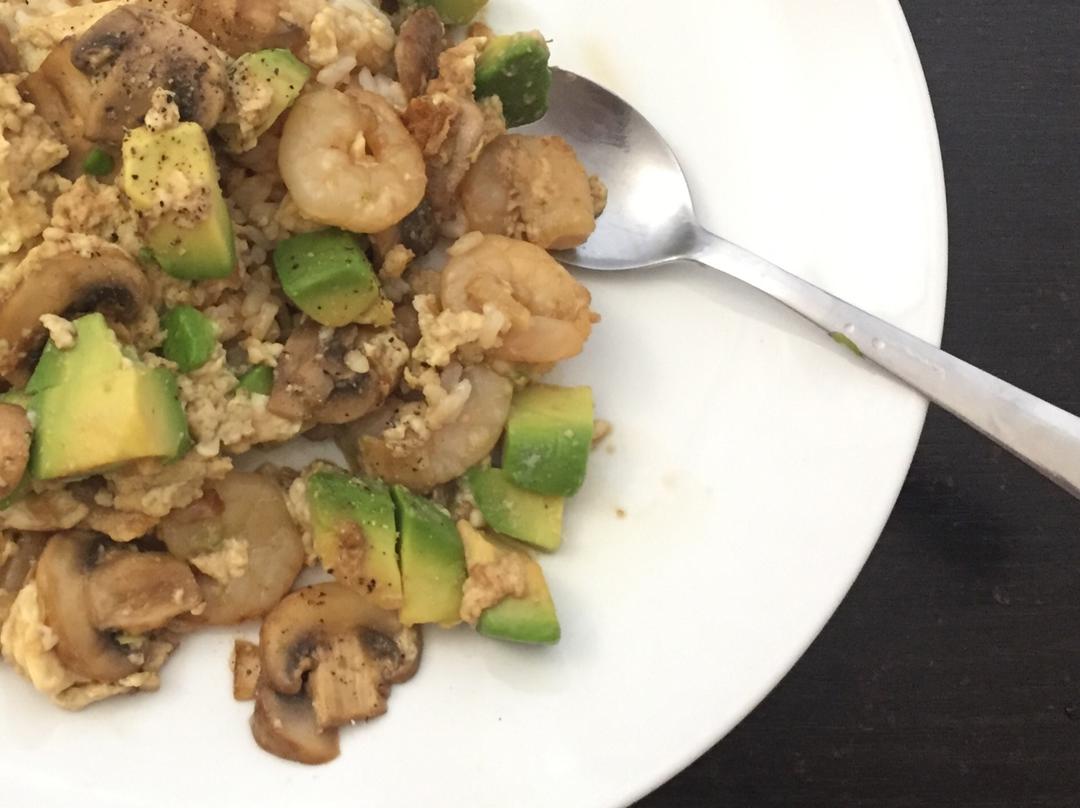 虾仁牛油果盖饭