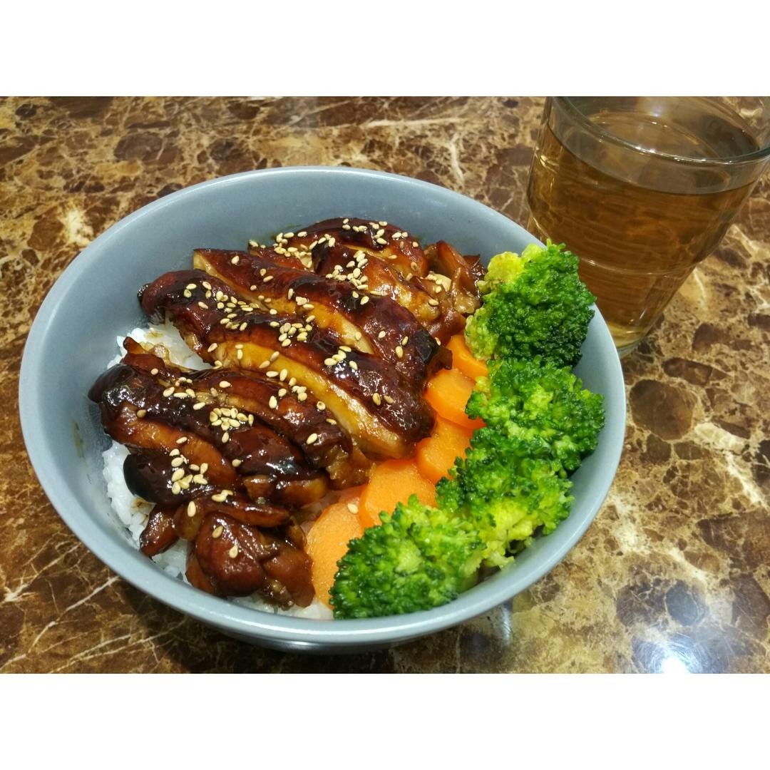 【照烧鸡腿饭】