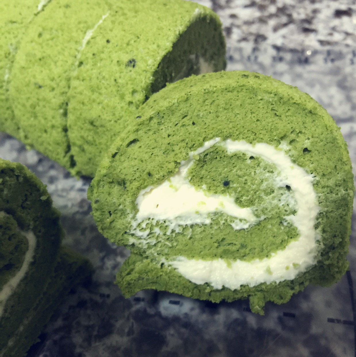 抹茶戚风蛋糕卷