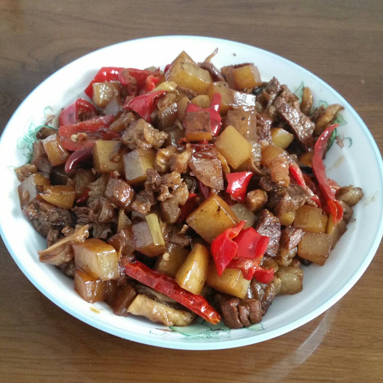 香辣牛肉炖萝卜 Spicy Beef with Turnip