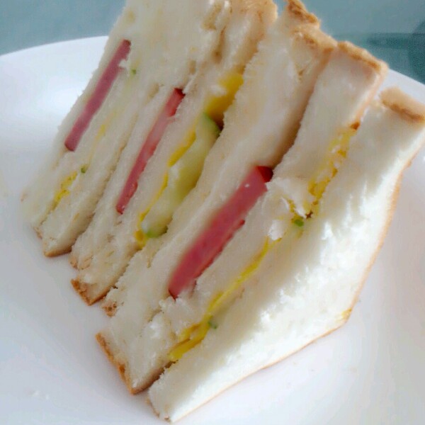火腿煎蛋三文治
