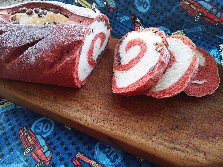 抹茶双色哈斯面包，红豆欧包