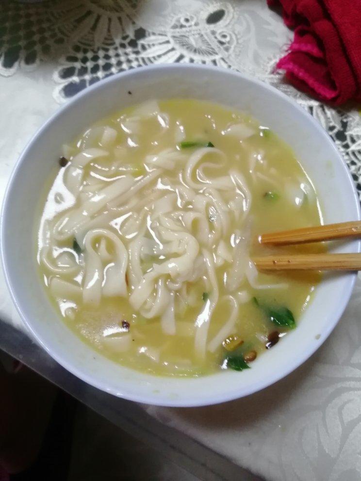 一碗热汤面🍜