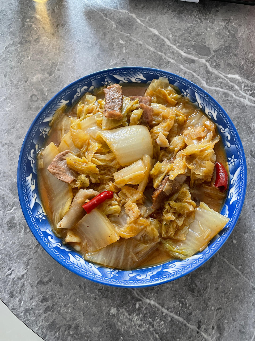 很香的白菜炖五花肉