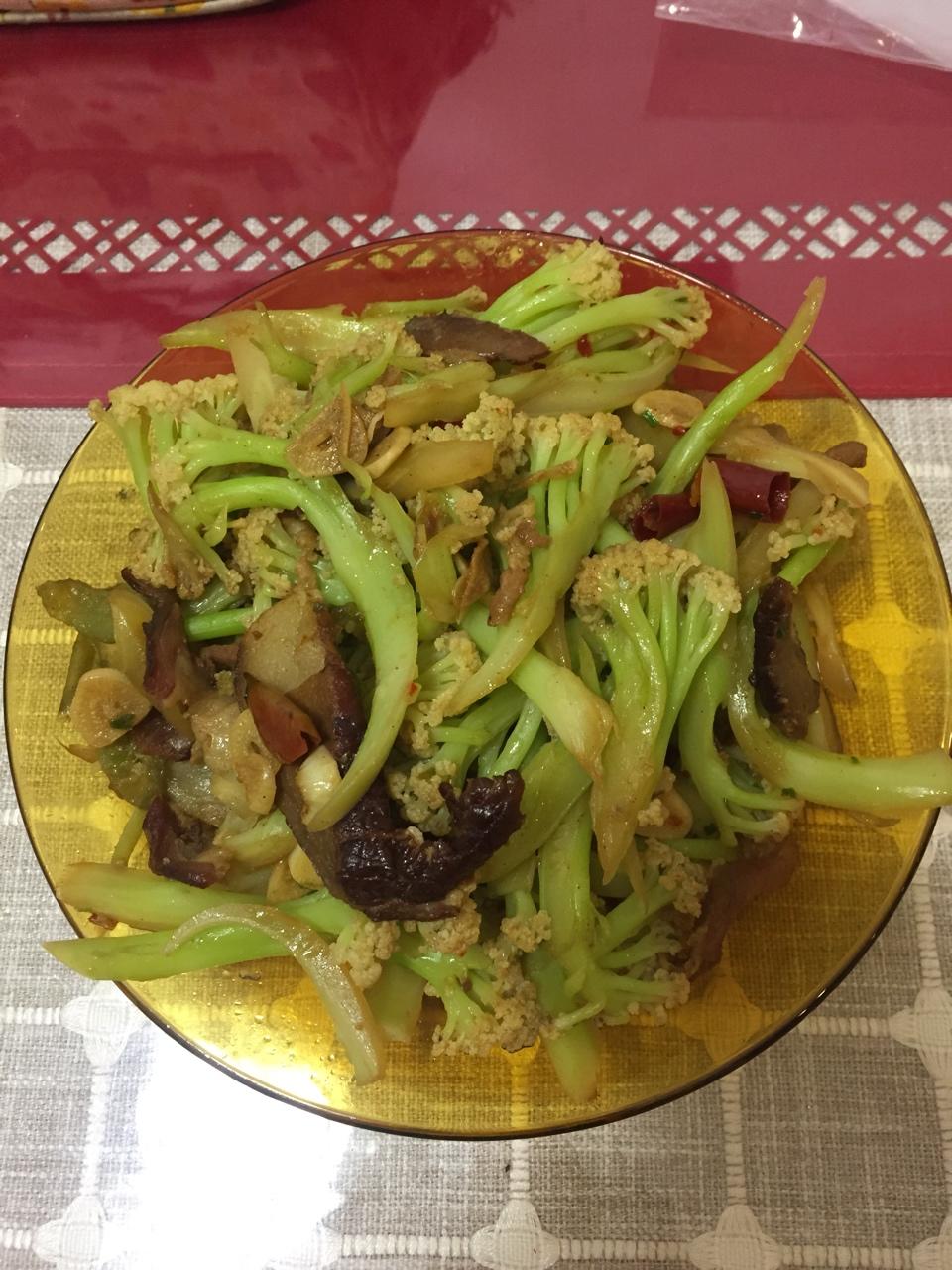 老丁的私房菜-干锅花菜