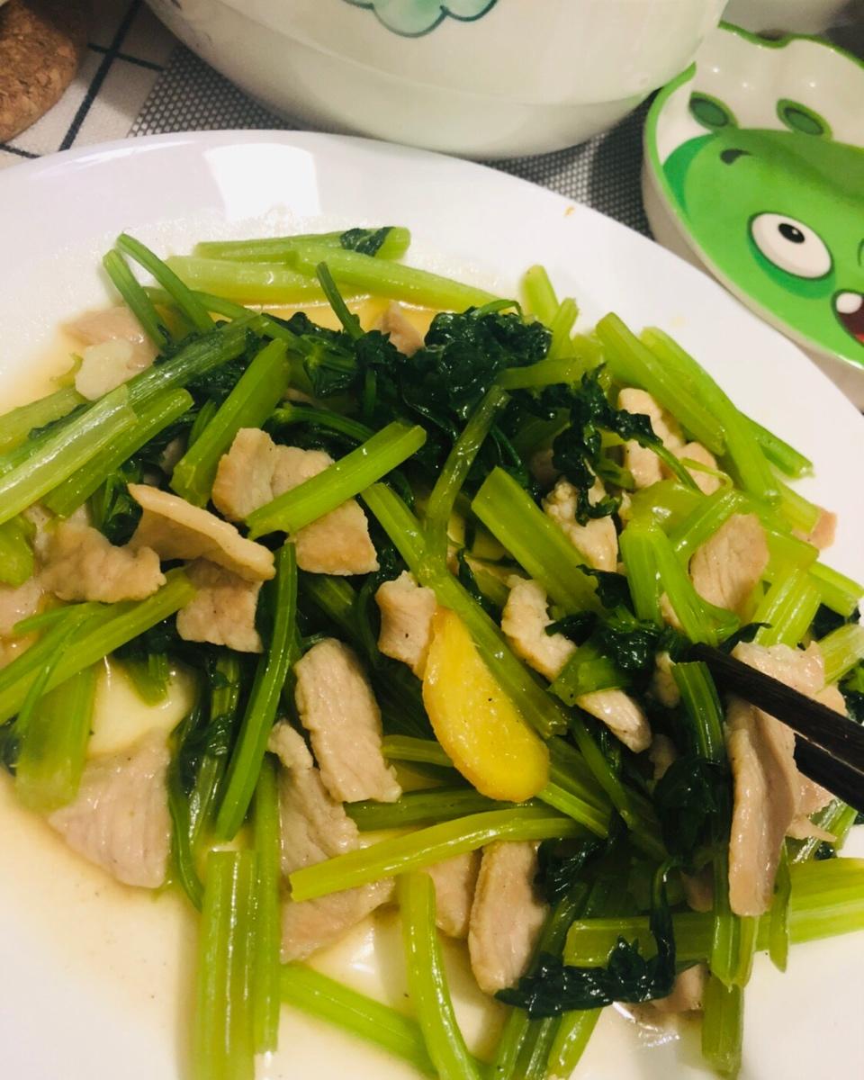 芹菜炒肉