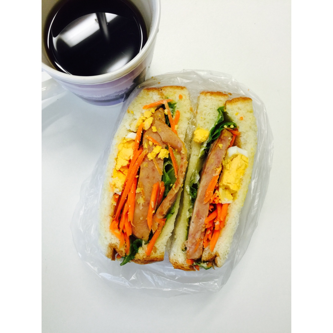 如何做超厚的沼三明治~详细tip！牛油果鸡蛋午餐肉三明治~