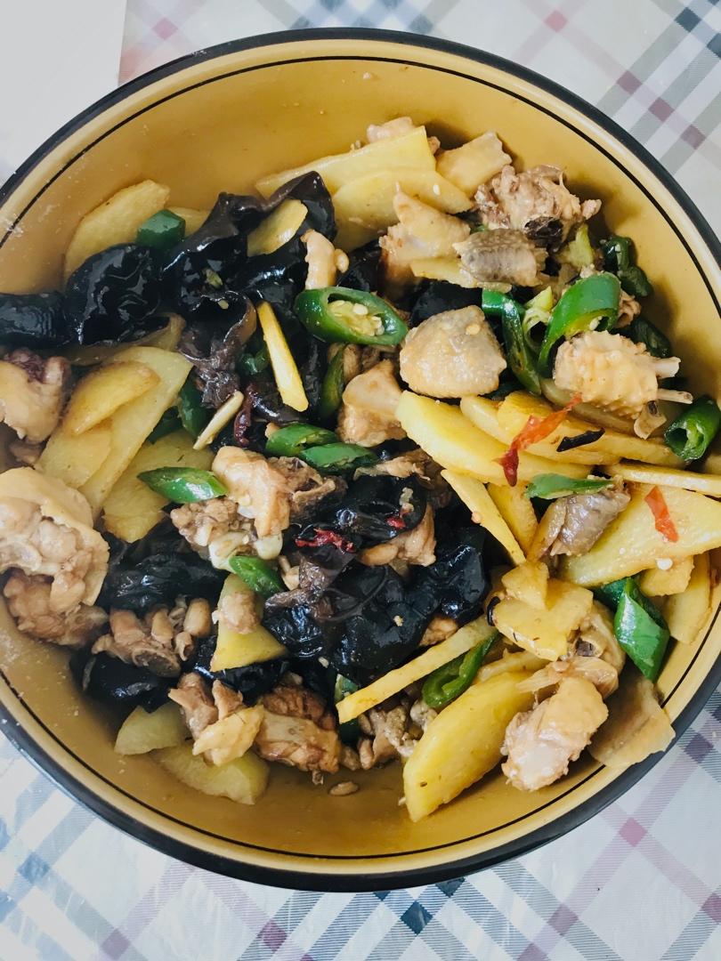 土豆烧鸡（非常下饭哦~）