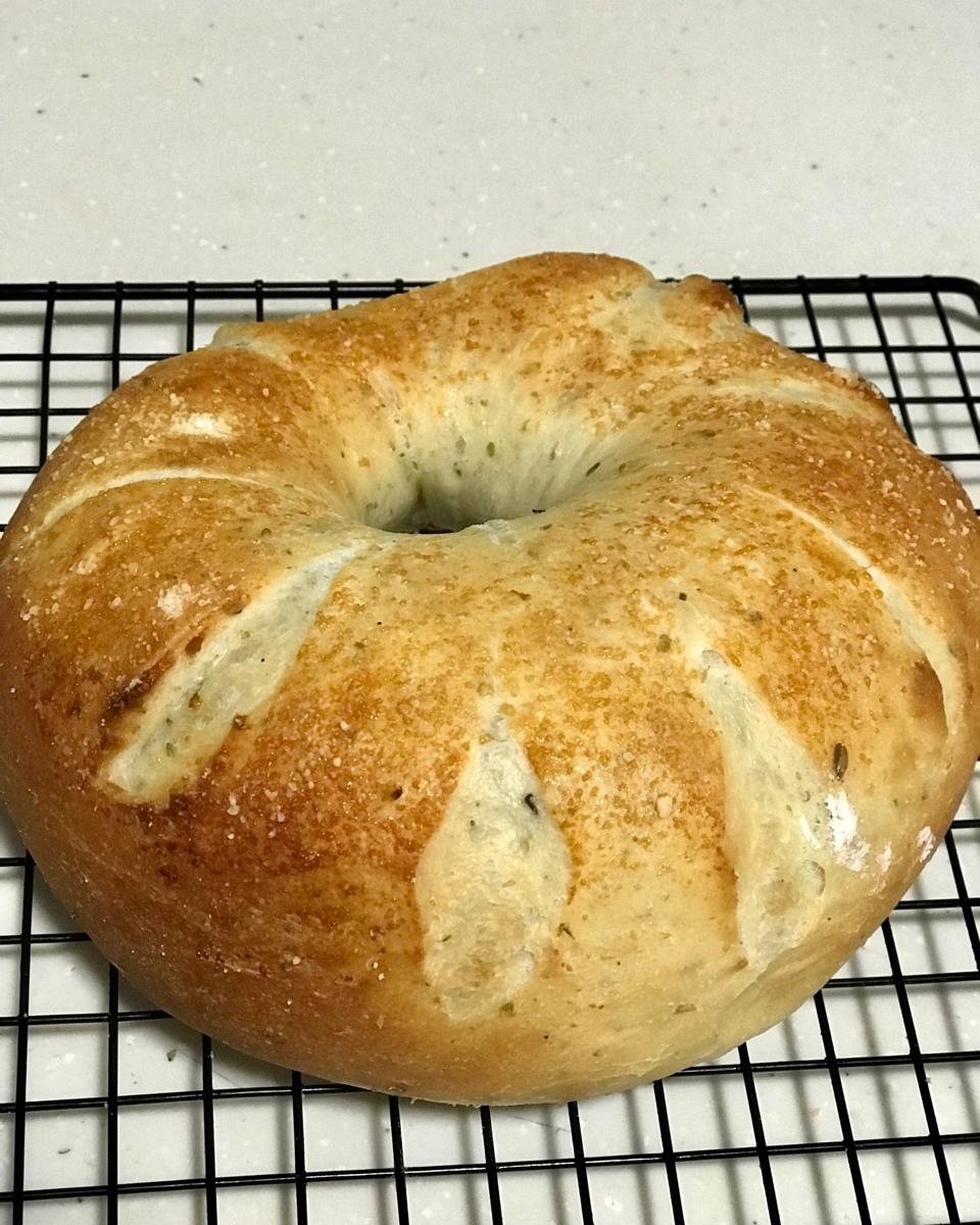 香草芝士软欧包（左莫拉吉）