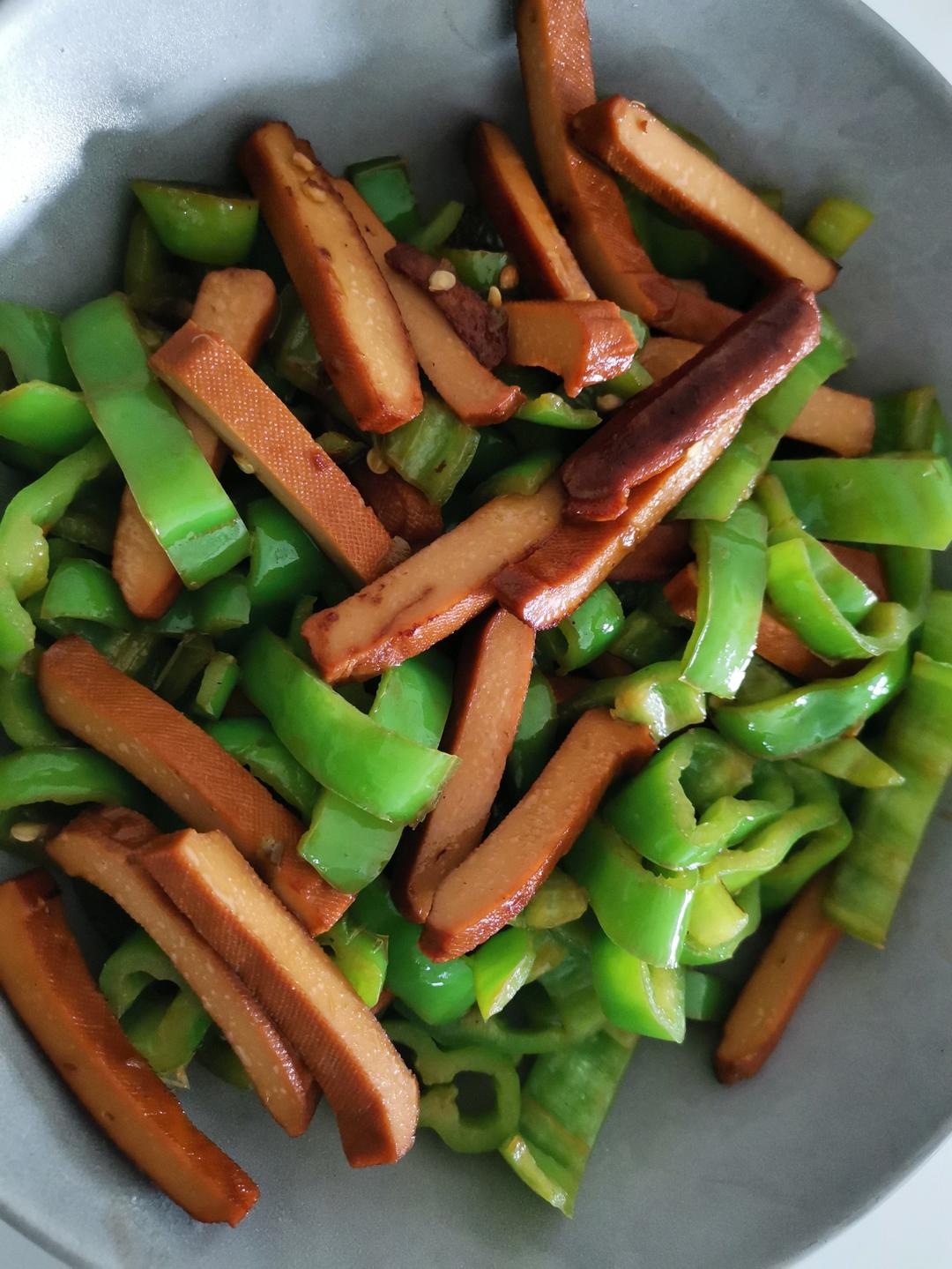 下饭的尖椒炒豆干