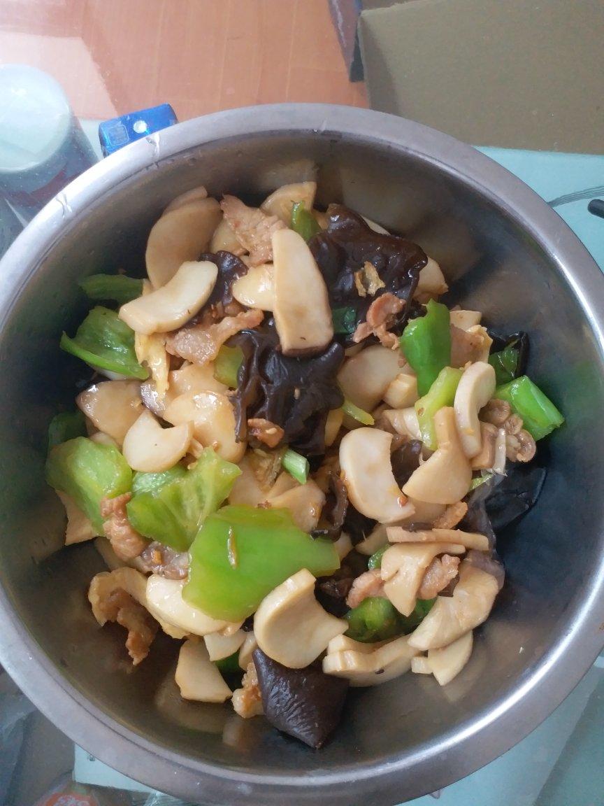 杏鲍菇炒肉