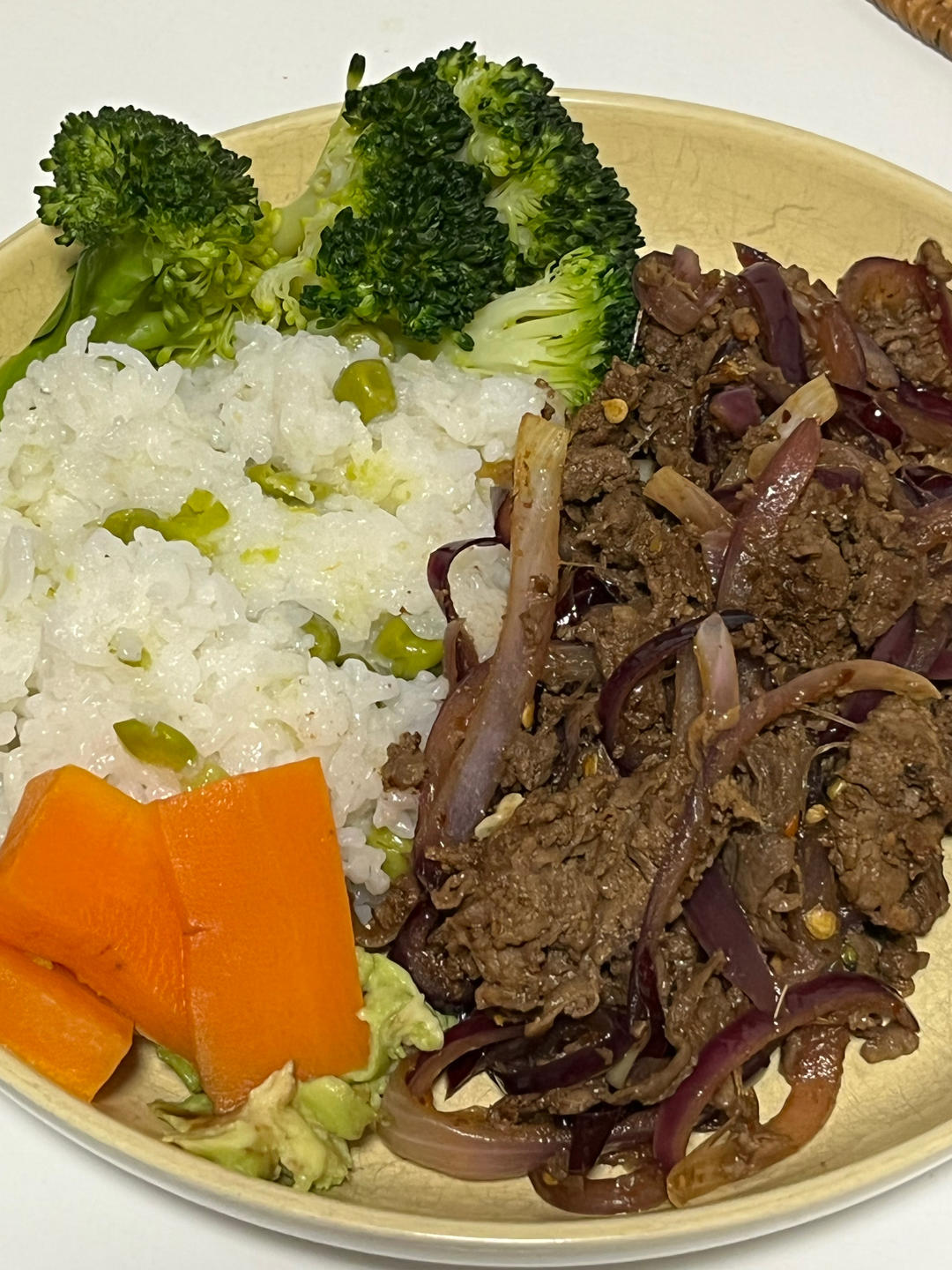 孜然牛肉（👈孜然肉片向左，吉野家向右👉）