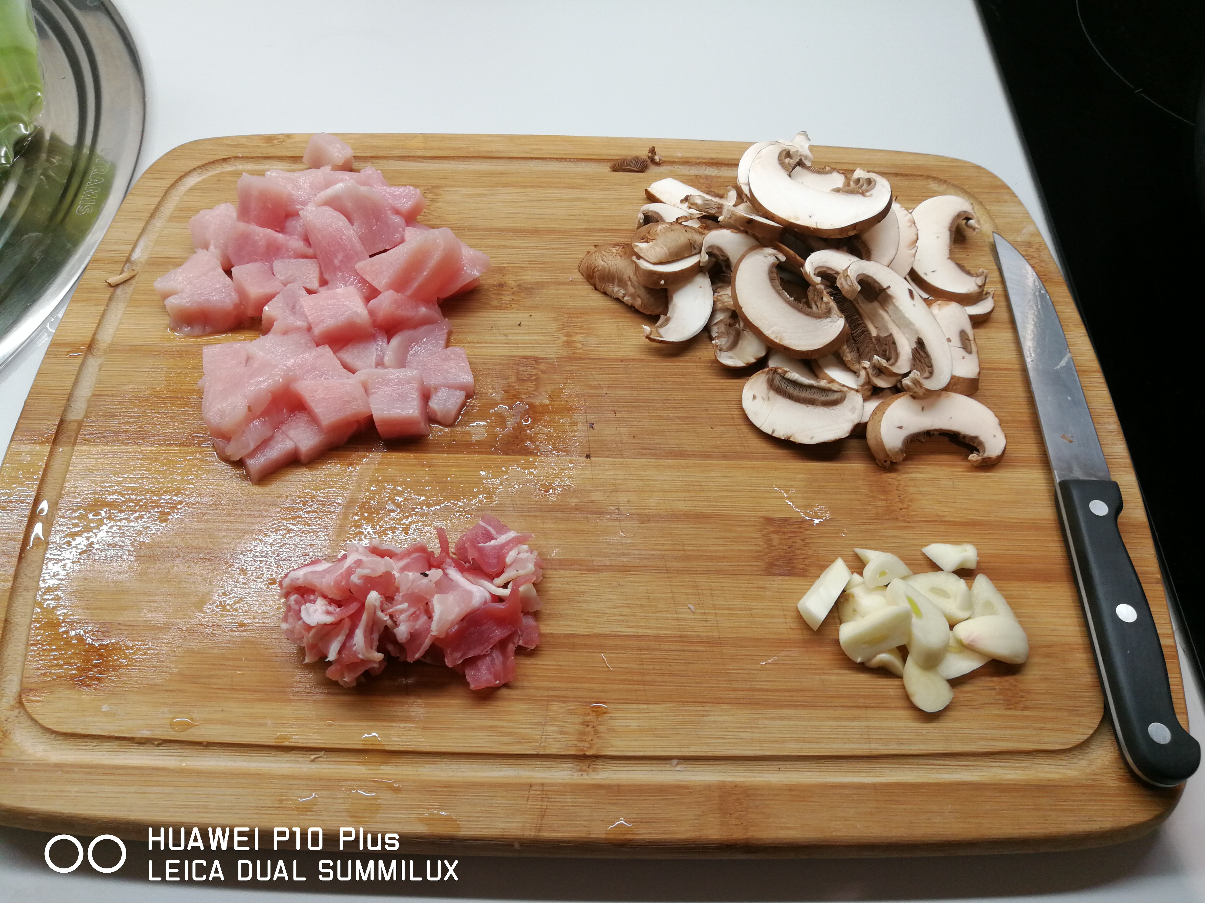 鸡肉蘑菇培根炒饭的做法 步骤2