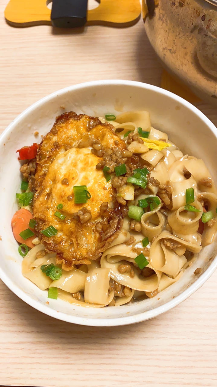 千万别学我这样做焖面！我怕你吃三碗都不够