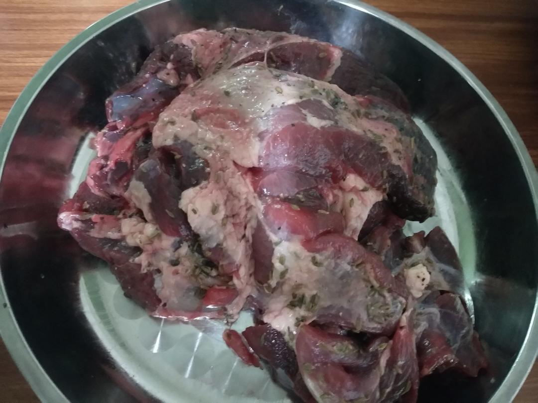 孜然蒜香烤羊腿