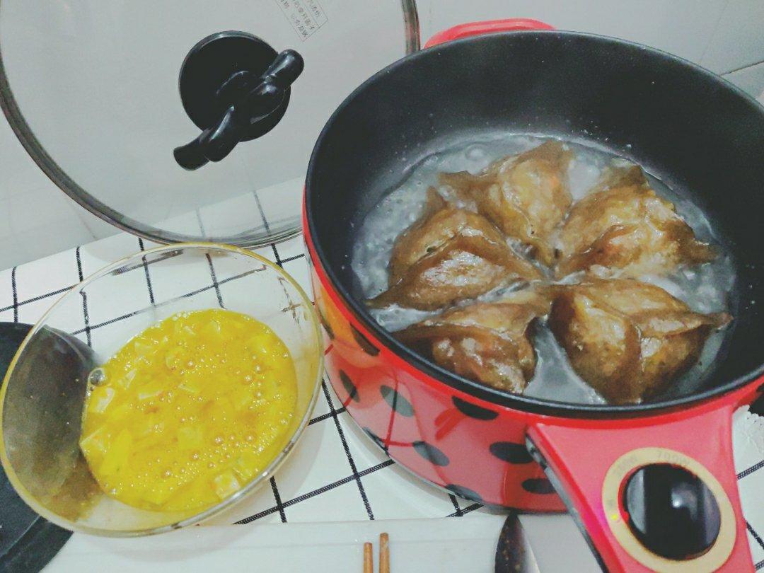 抱蛋饺子