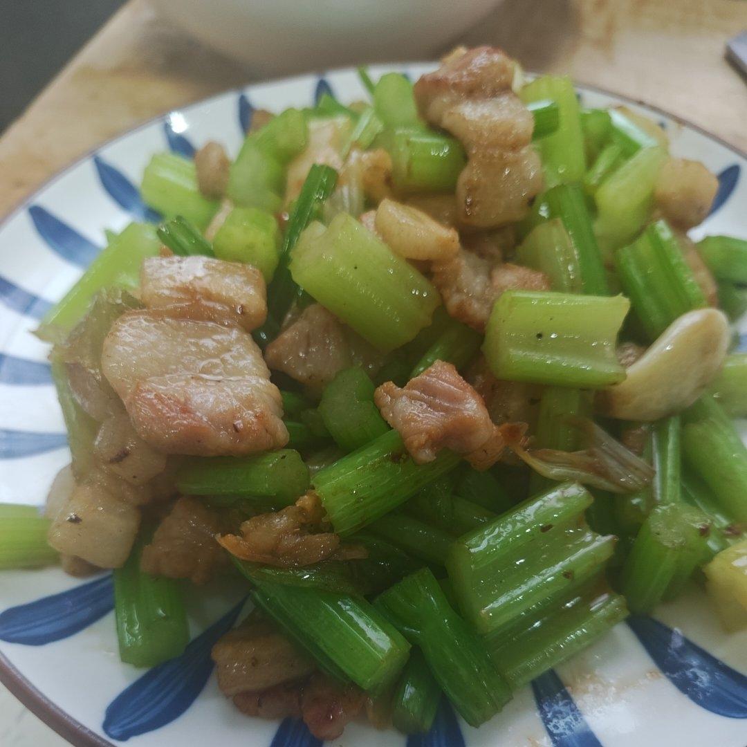 芹菜炒肉丝