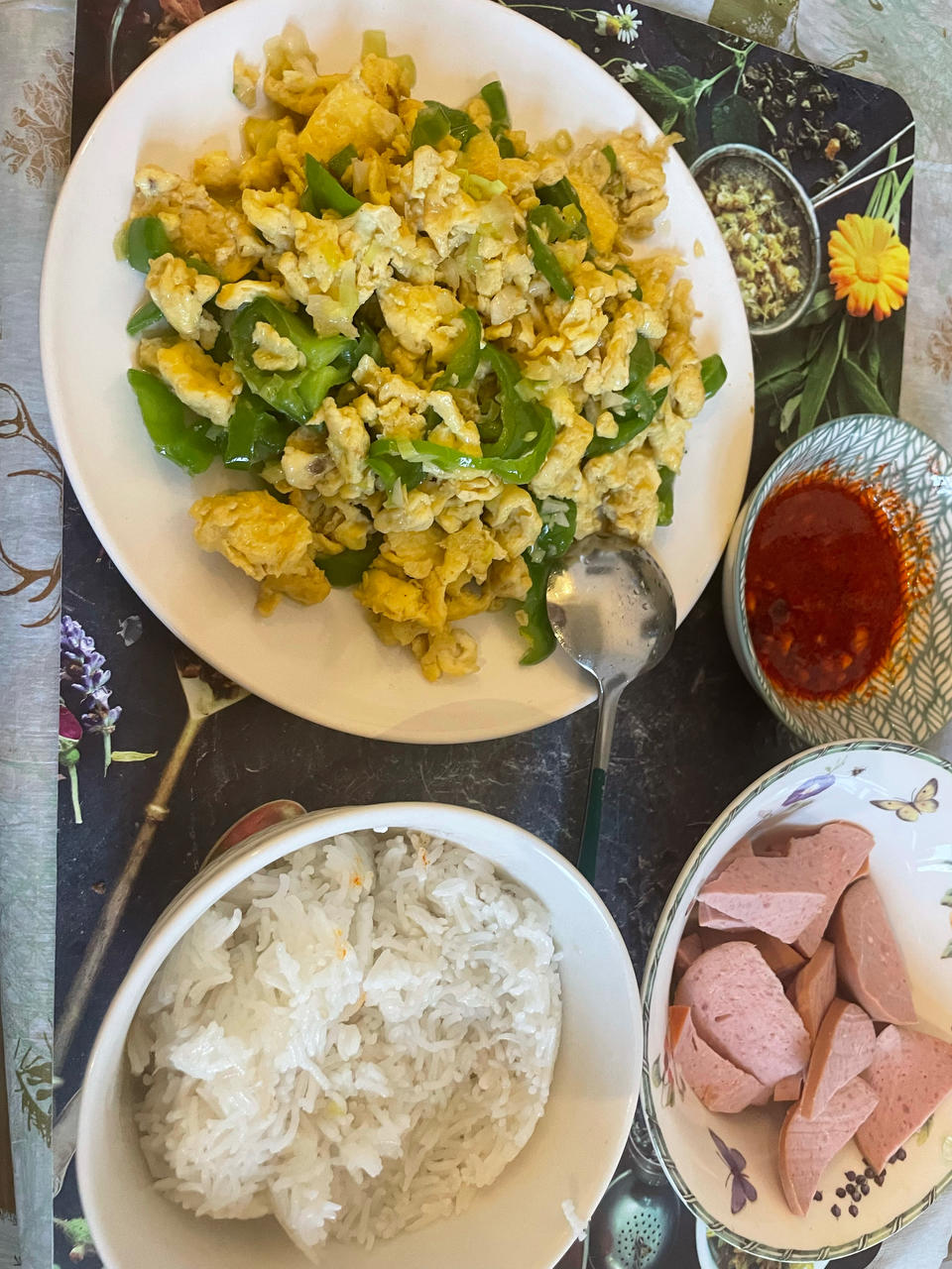 五分钟炒个能吃两碗饭的辣椒炒鸡蛋