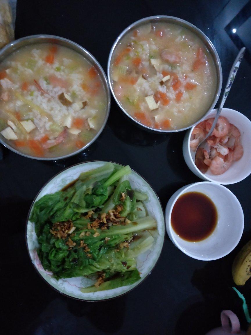 鲜虾砂锅粥
