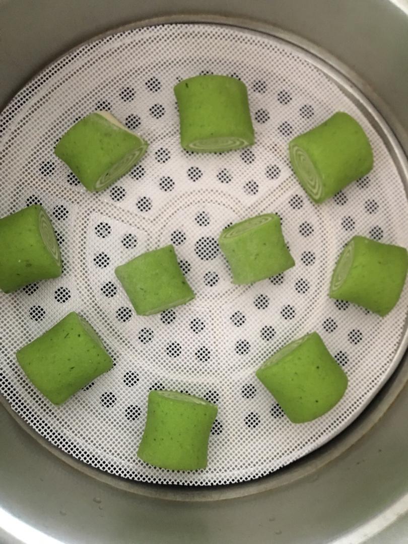 菠菜汁双色刀切馒头