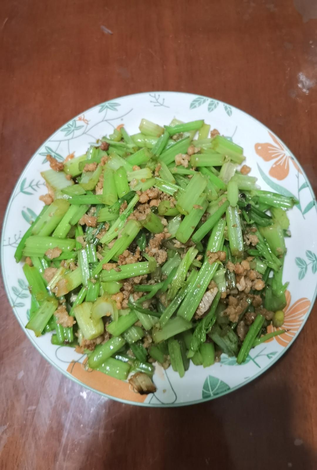 下饭菜：肉末芹菜