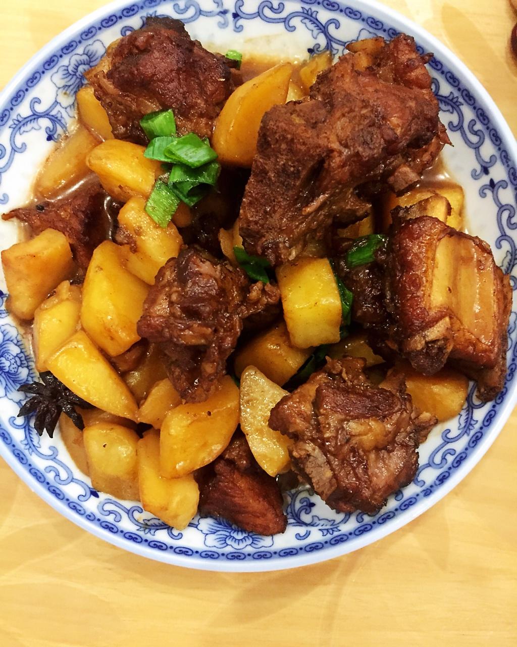红烧排骨土豆