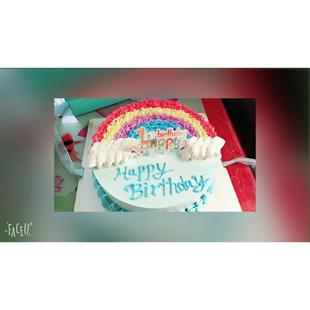 彩虹生日蛋糕