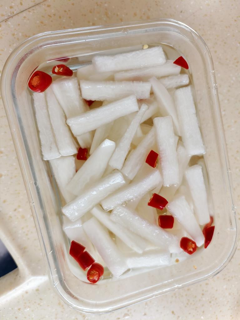 腌萝卜，酸甜爽口