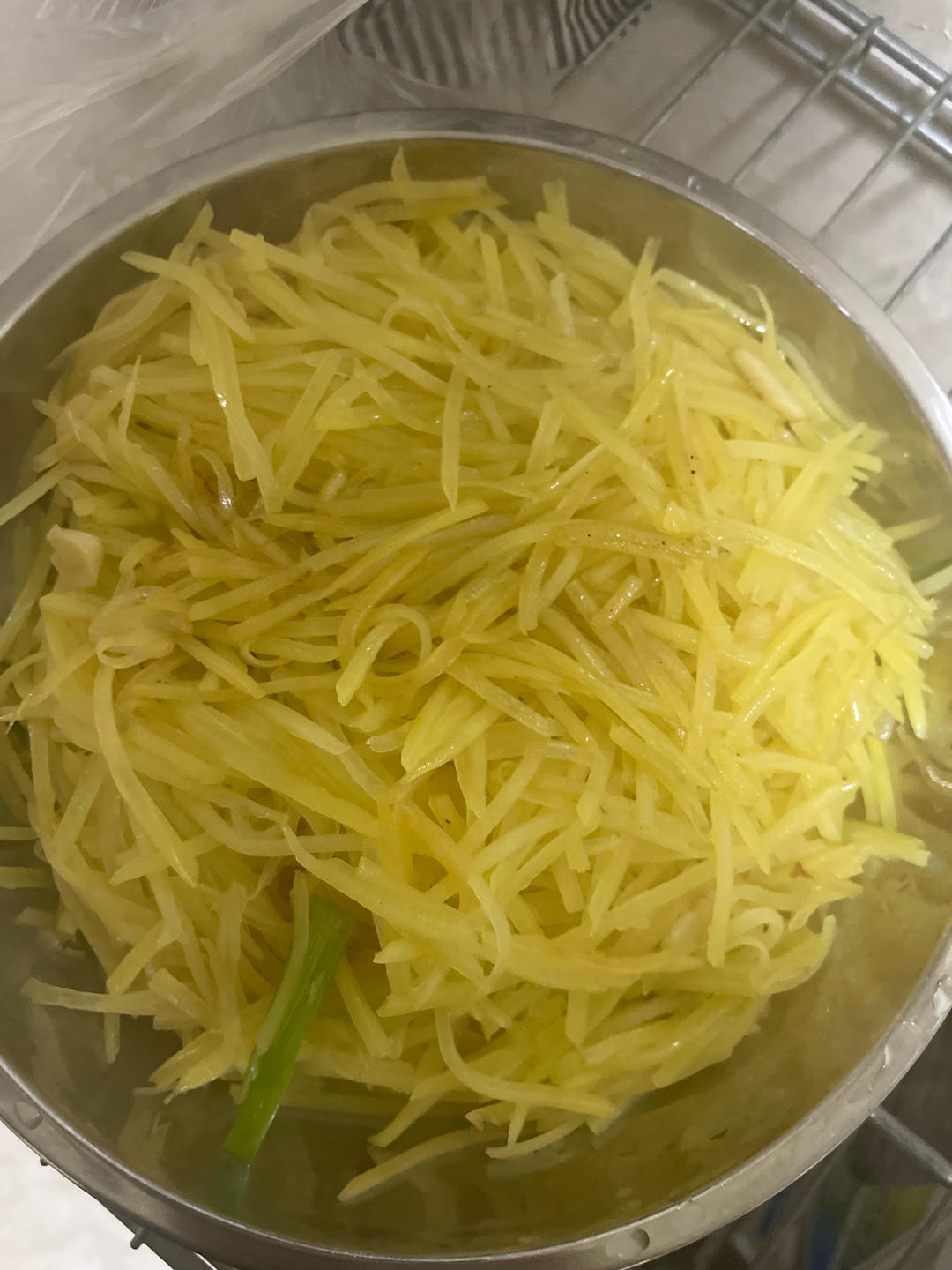 厨师长教你：“炝炒土豆丝”的家常做法，口感爽脆