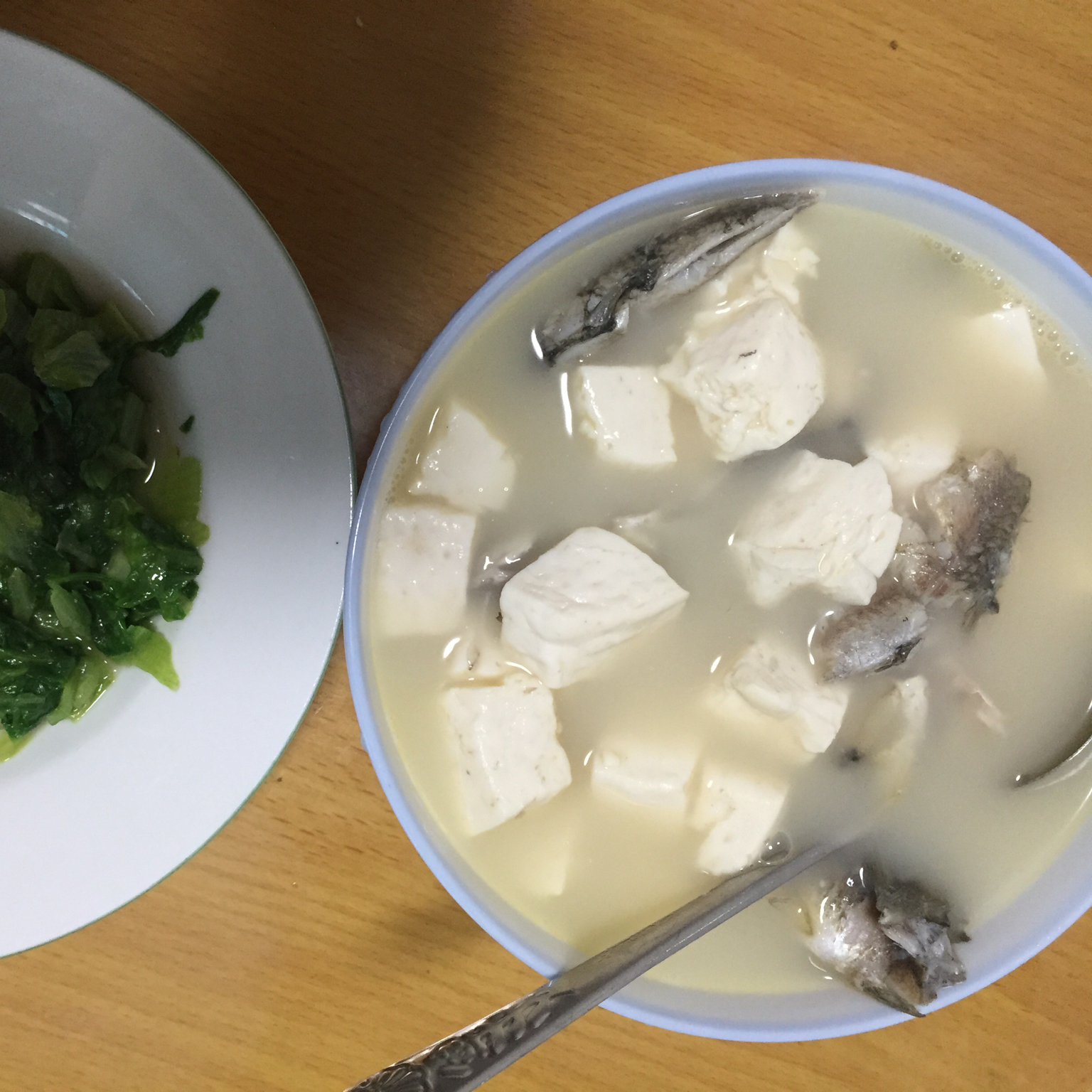 奶白鲫鱼汤