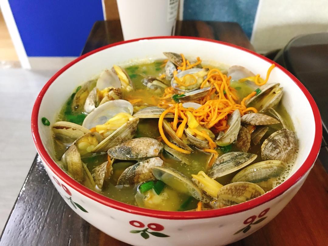 超鲜虫草花蛤蜊汤