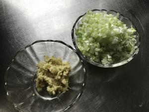 堂妈教你做辣椒鲜肉饺子的做法 步骤5