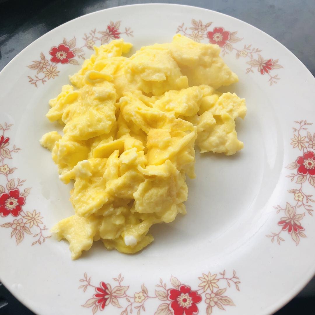 Scrambled eggs 美式炒蛋&英式炒蛋做法