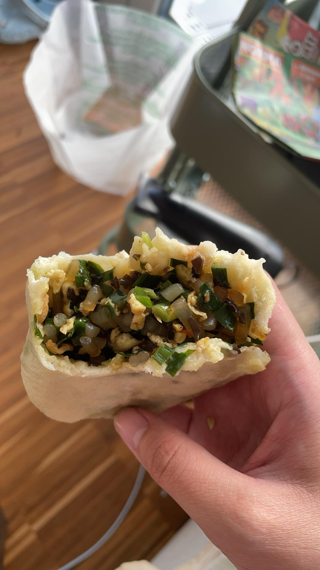 韭菜木耳鸡蛋包子