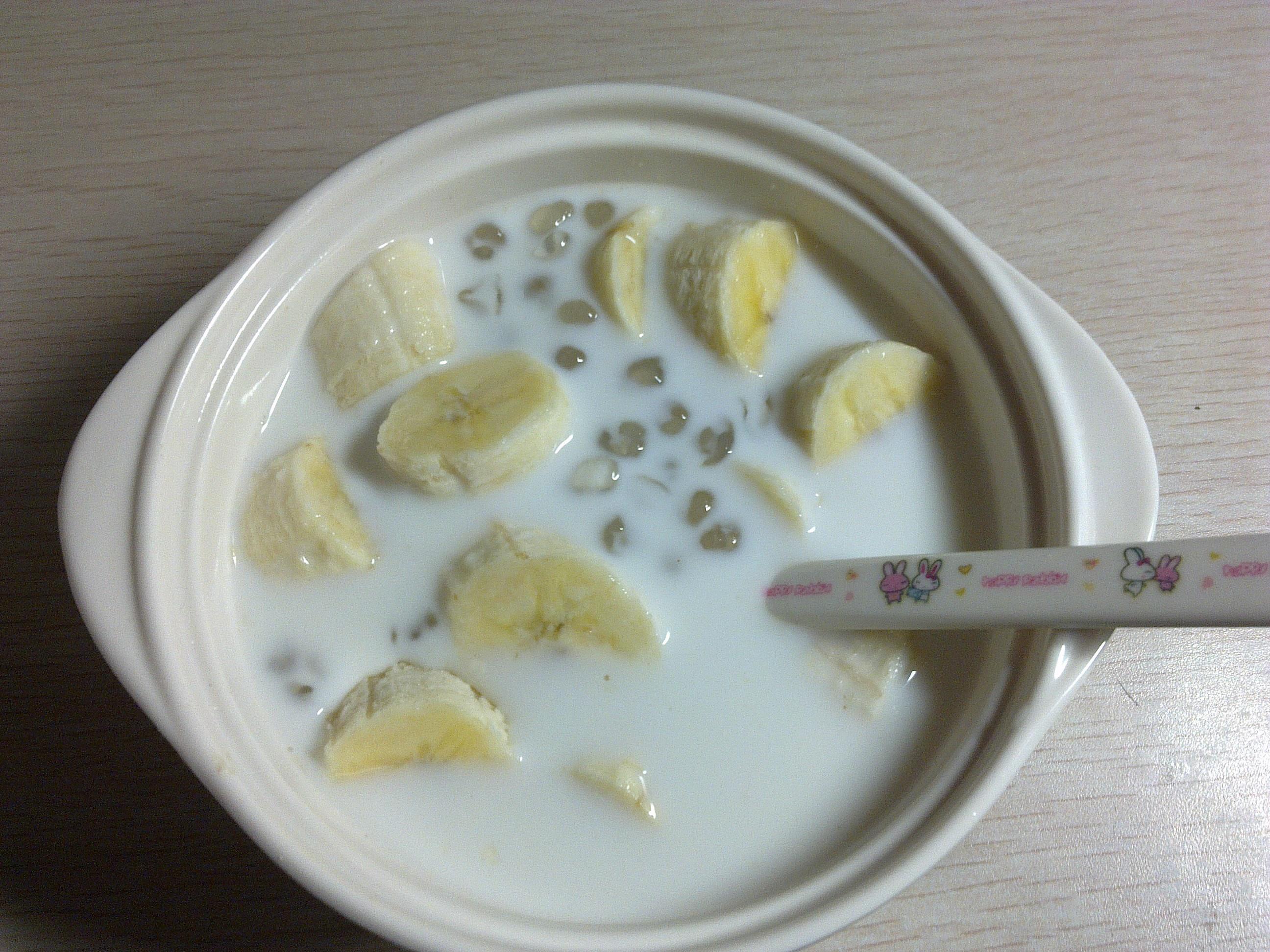 香蕉椰奶西米露的做法