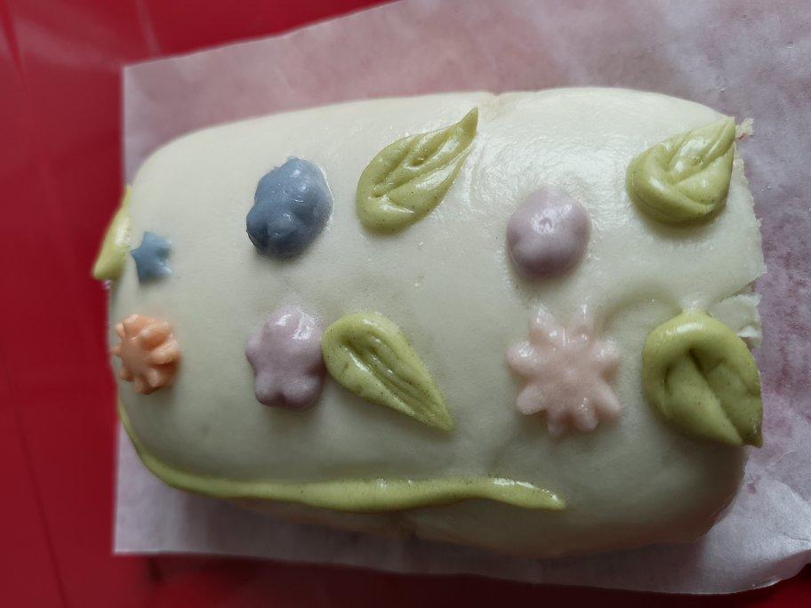 表白神器！玫瑰花馒头，创意玫瑰花插画馒头。