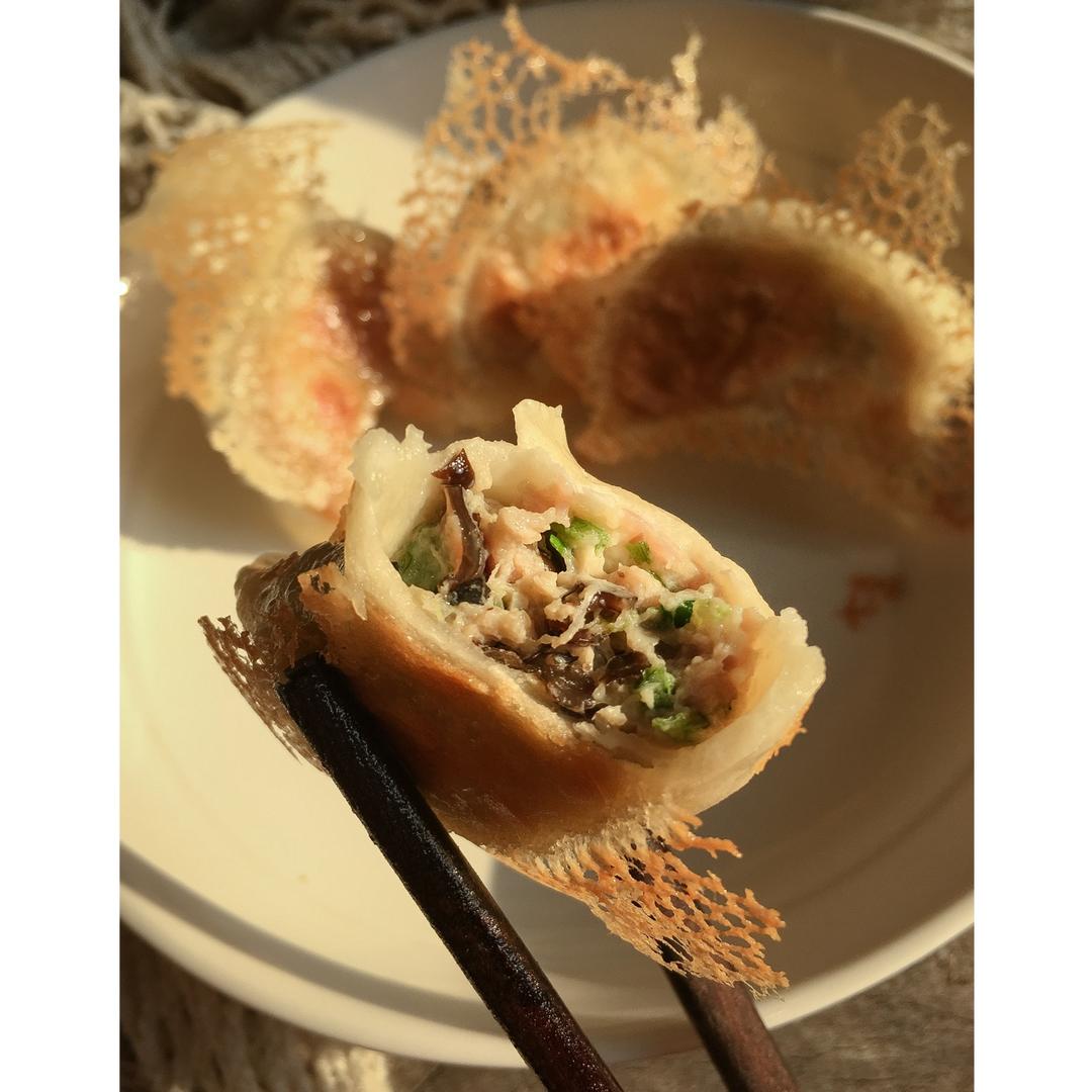 芹菜木耳鲜肉水饺