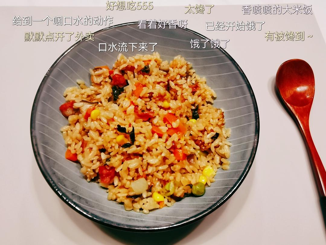 好吃到流口水的腊肠煲仔饭的做法