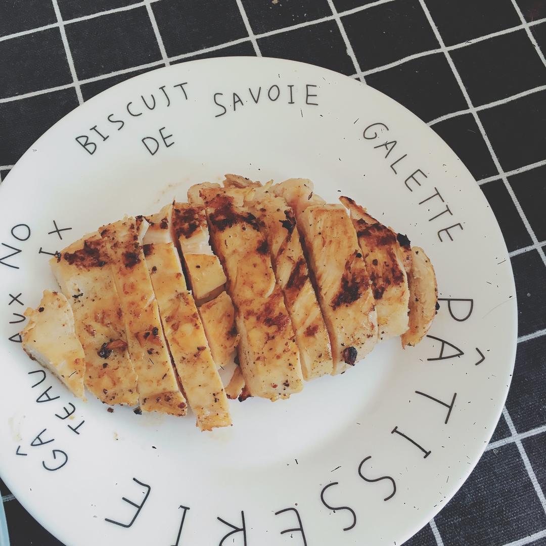 酷炫屌炸天好吃的煎鸡胸肉（香蒜蜂蜜煎鸡胸肉）