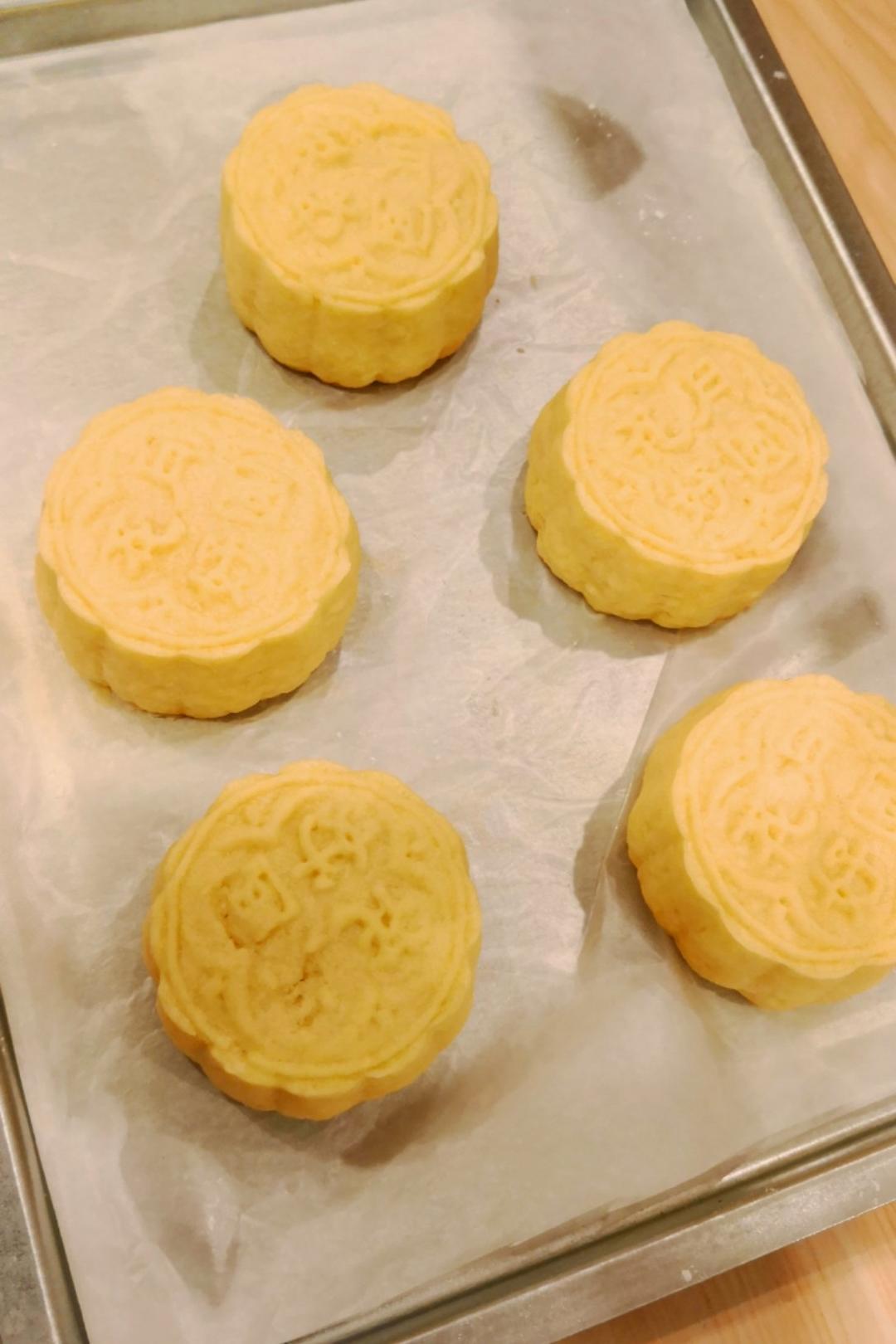 还原半岛奶黄月饼