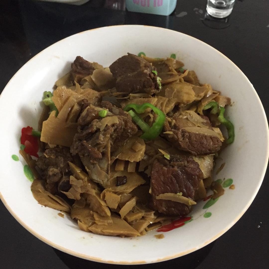 笋干焖排骨